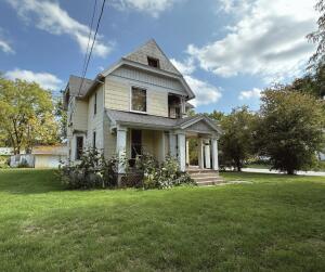 800 N Main St in Lake Mills wi. List Price: $375,000