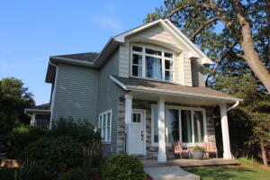 North Shore Estates W7986  County Road B - 13 in Lake Mills wi. List Price: $735,000