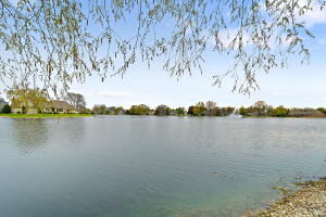 Whitman Place 2314 W Dickinson Ct  in Mequon wi. List Price: $425,000
