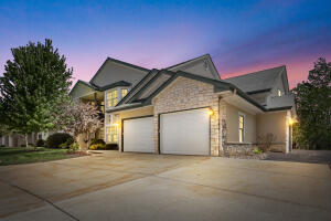 Towering Oaks 10210 W Deerwood Ln  in Franklin wi. List Price: $358,526