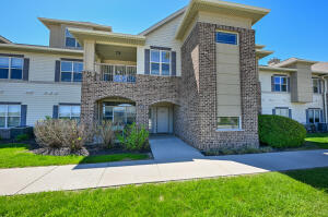 Franklin Oaks 2849 W Drexel Ave 618 in Franklin wi. List Price: $325,000