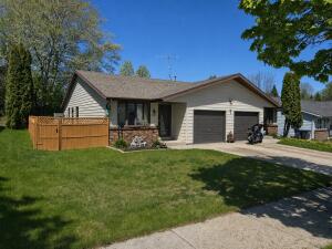 S&D Condominium 1612 N 35th St A in Sheboygan wi. List Price: $269,900