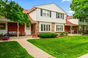 Camelot Village 3119 W King Arthurs Ct  in Greenfield wi. List Price: $235,000