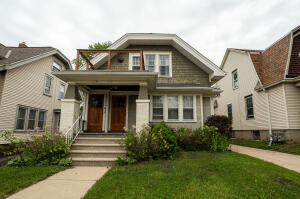932 N 68th St in Wauwatosa wi. List Price: $425,000