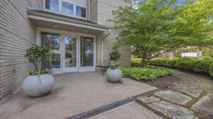 Harbor Pointe 525  Pennsylvania Ave 103 in Sheboygan wi. List Price: $525,000